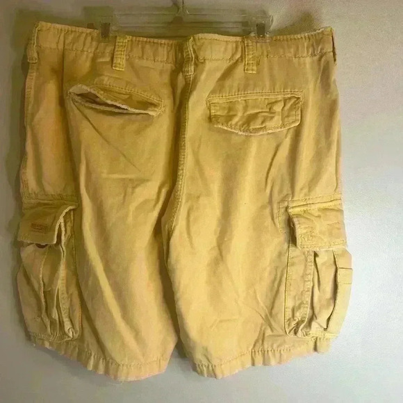 True Religion Y2K Men’s 40 Canary Yellow Distressed Heavyweight Cargo Shorts - Picture 2 of 15